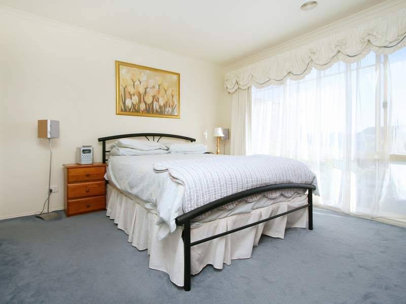 10 Cotoneaster Way, Langwarrin VIC 3910