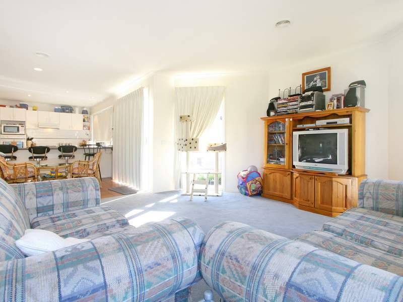 10 Cotoneaster Way, Langwarrin VIC 3910