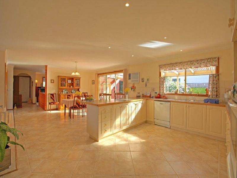 2 Cotoneaster Way, Langwarrin VIC 3910