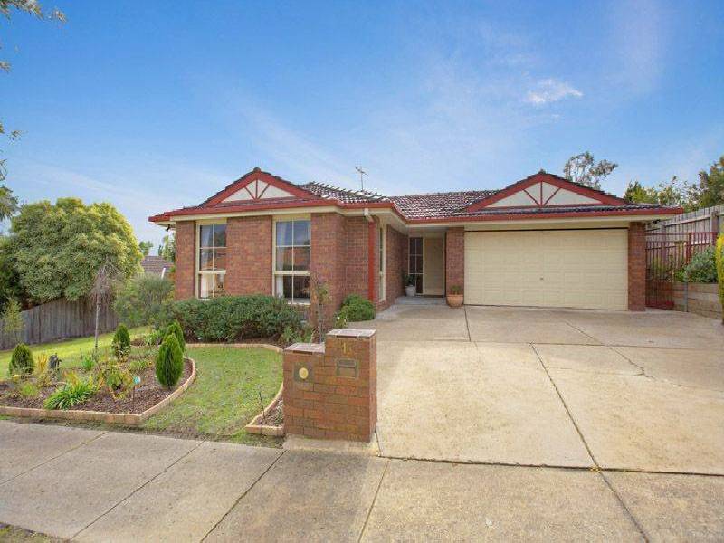 15 Australis Close, Langwarrin VIC 3910