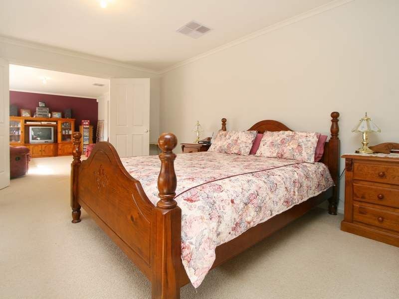 31 Apple Berry Avenue, Langwarrin VIC 3910