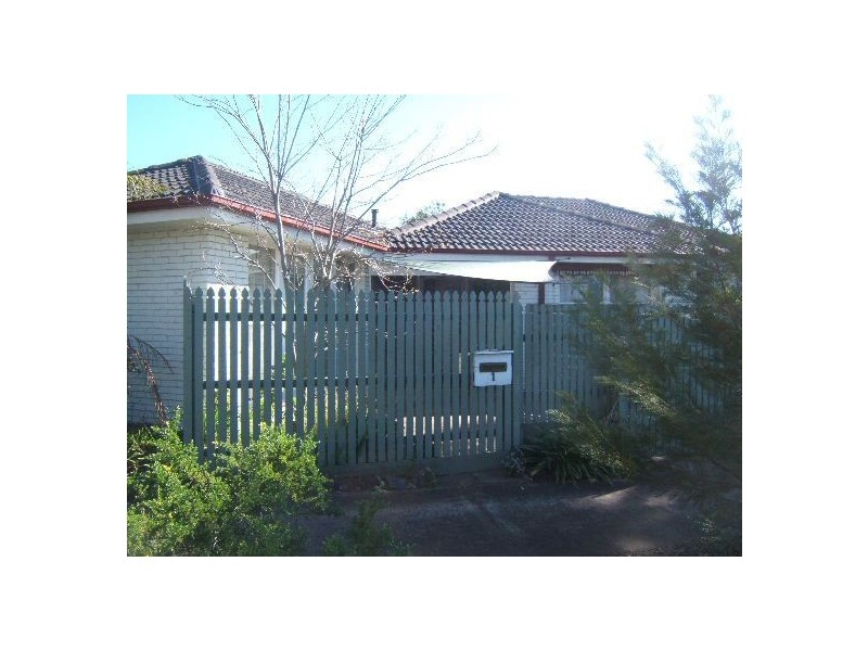 1 Meribah Court, Frankston VIC 3199