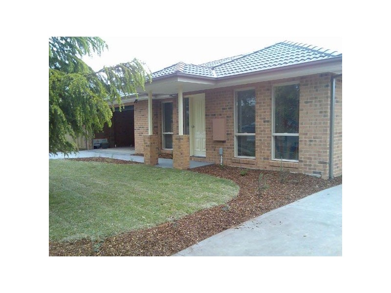 1/15 Larch Street, Langwarrin VIC 3910