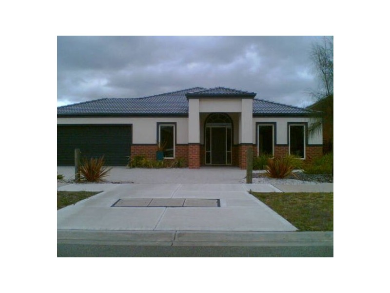 5 Edinburgh Drive, Skye VIC 3977