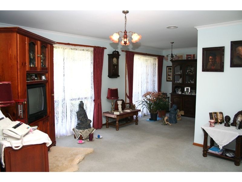 6 Hakea Court, Langwarrin VIC 3910