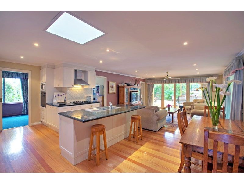 9 Woodlands Road, Cranbourne South VIC 3977