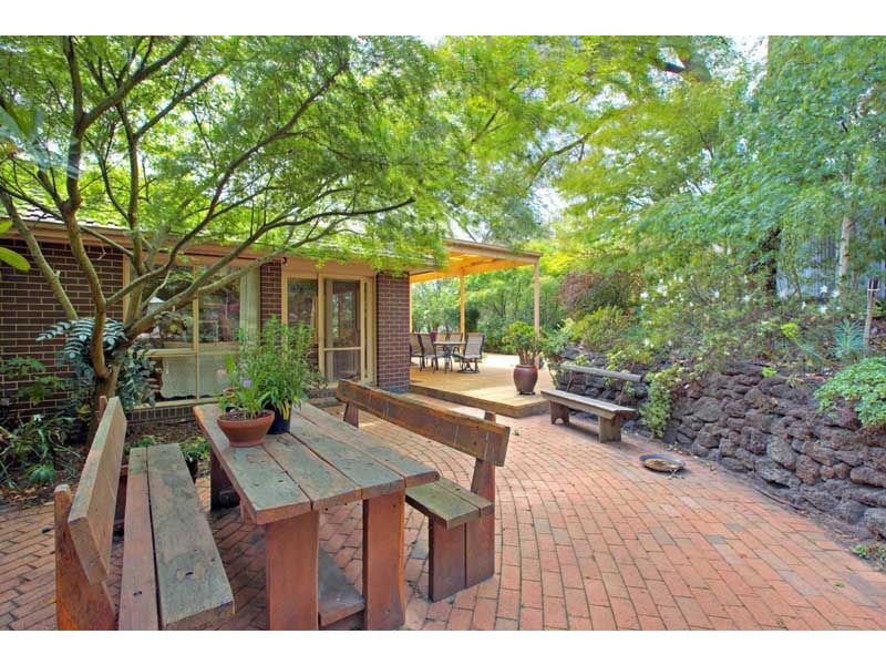 9 Woodlands Road, Cranbourne South VIC 3977