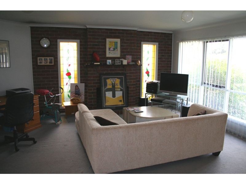 13 Peter Court, Langwarrin VIC 3910