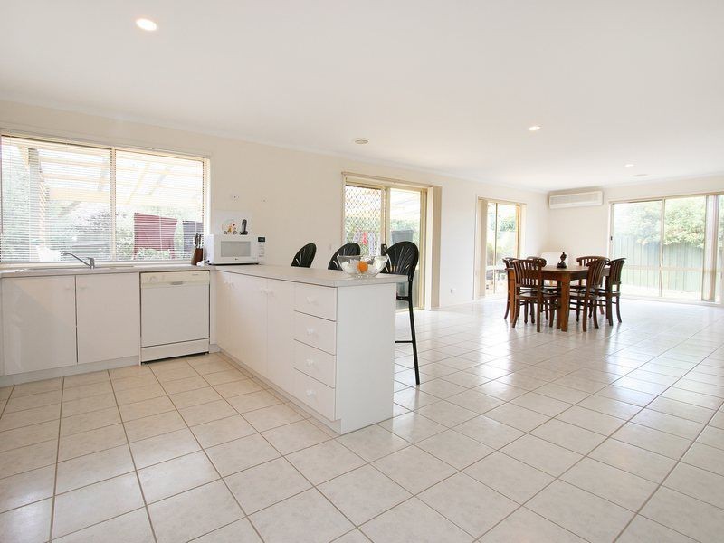 8 Romsey Place, Langwarrin VIC 3910
