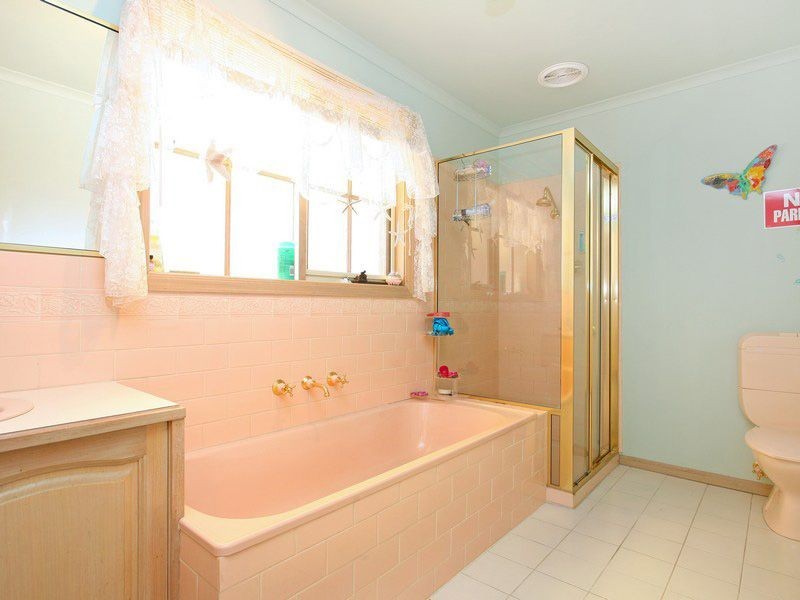 2 Epacris Court, Langwarrin VIC 3910