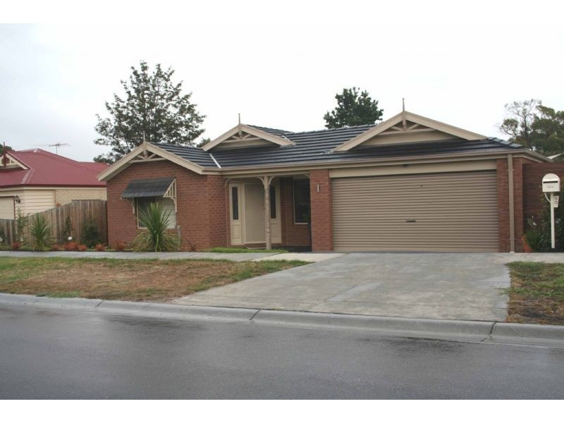 90 Huntingtower Crescent, Langwarrin VIC 3910
