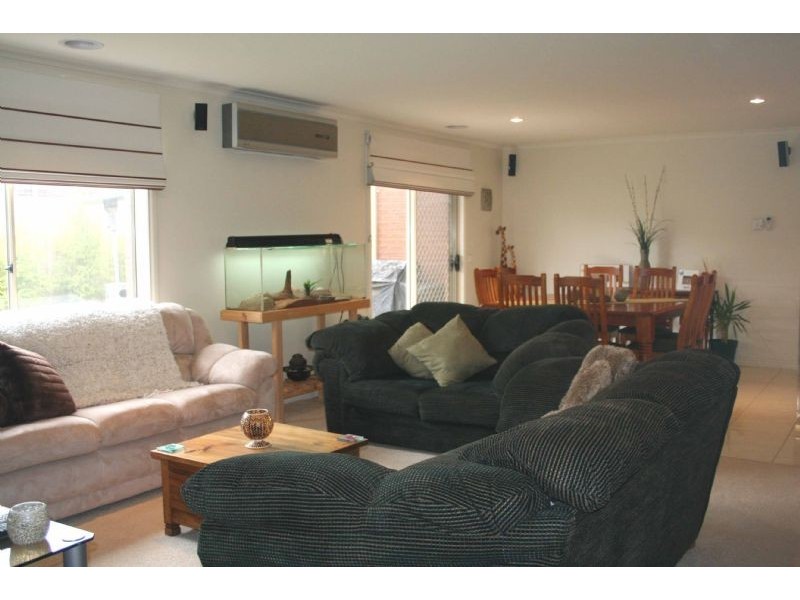 90 Huntingtower Crescent, Langwarrin VIC 3910