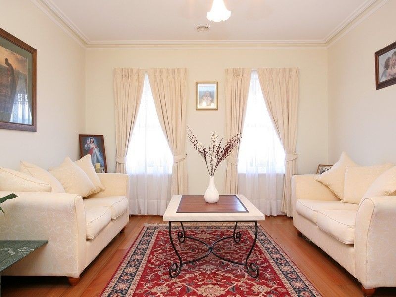 6 Hedgely Court, Langwarrin VIC 3910