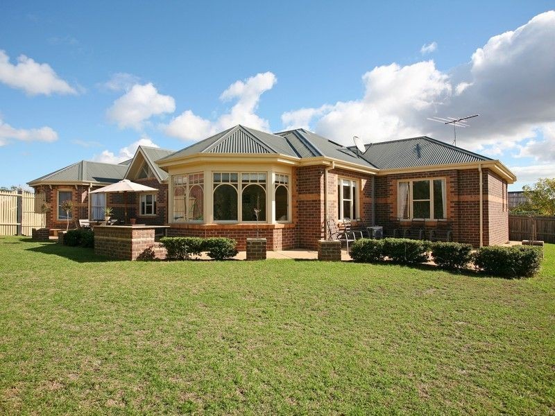 6 Hedgely Court, Langwarrin VIC 3910