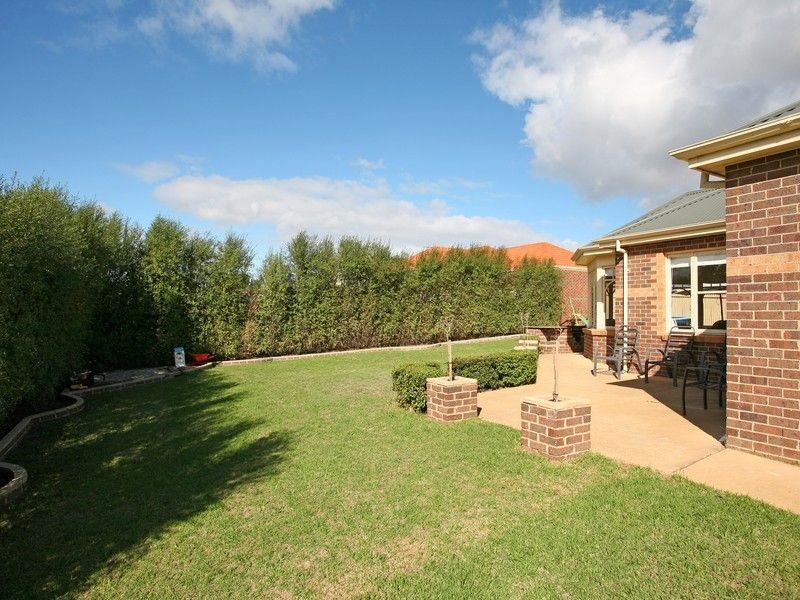 6 Hedgely Court, Langwarrin VIC 3910