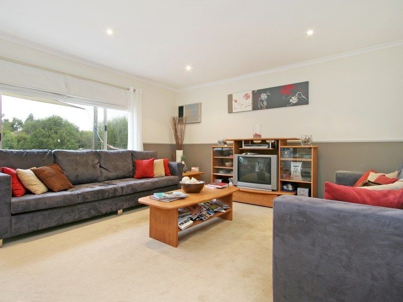 6 Waralong Crt, Langwarrin VIC 3910