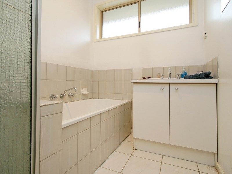 6 Waralong Crt, Langwarrin VIC 3910