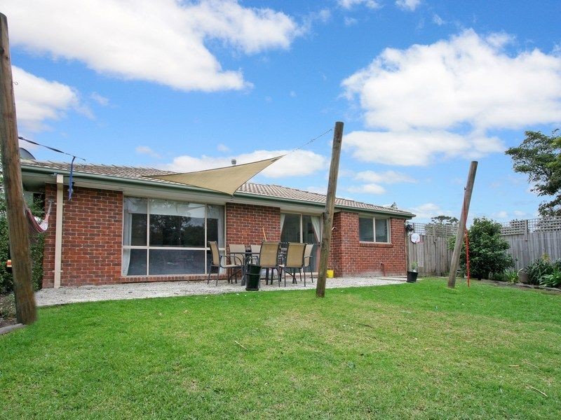 6 Waralong Crt, Langwarrin VIC 3910