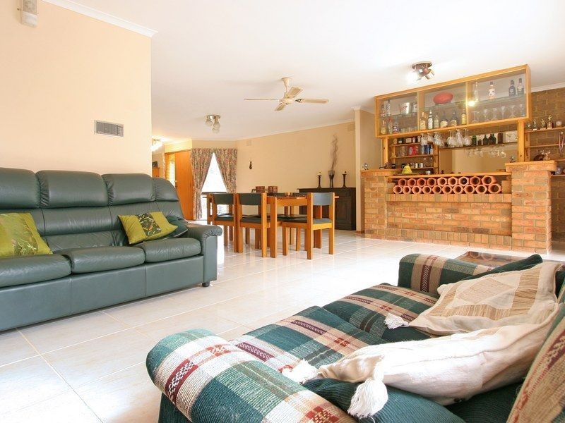 1 Chatswood Ave, Langwarrin VIC 3910