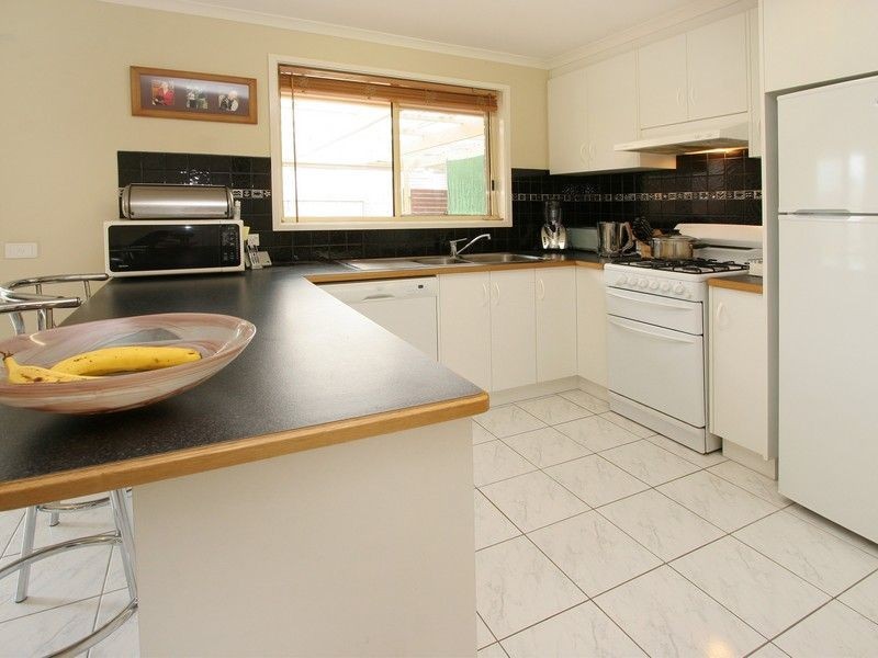 4 Grasswren Close, Langwarrin VIC 3910