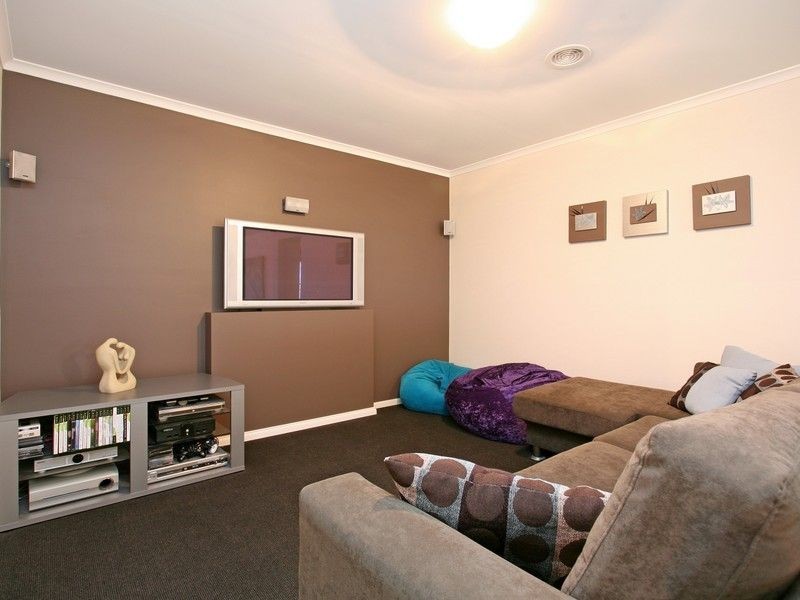 18 Brown Thornbill Crt, Langwarrin VIC 3910