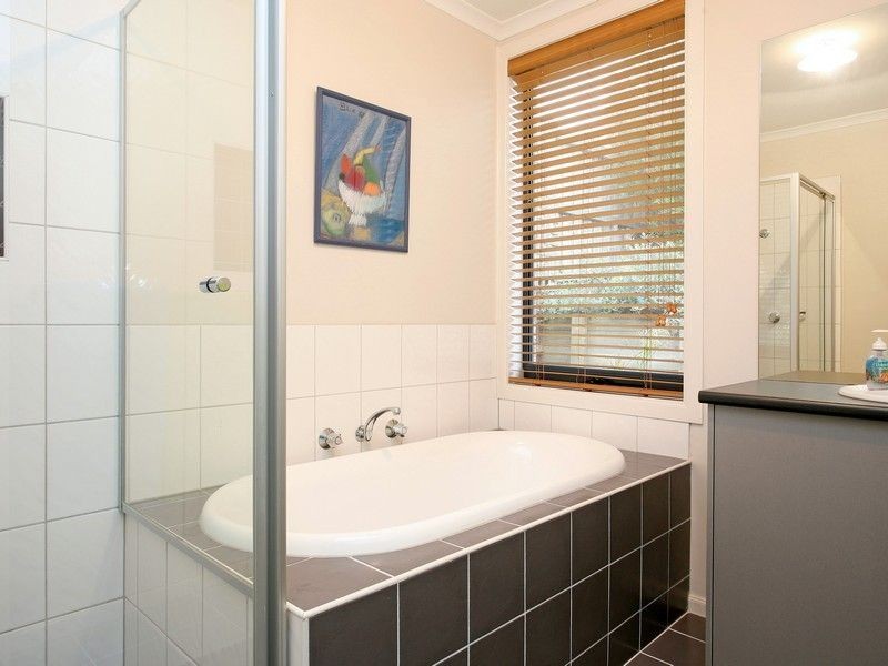 18 Brown Thornbill Crt, Langwarrin VIC 3910