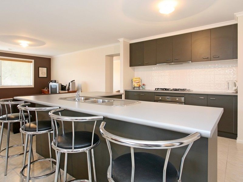 18 Brown Thornbill Crt, Langwarrin VIC 3910