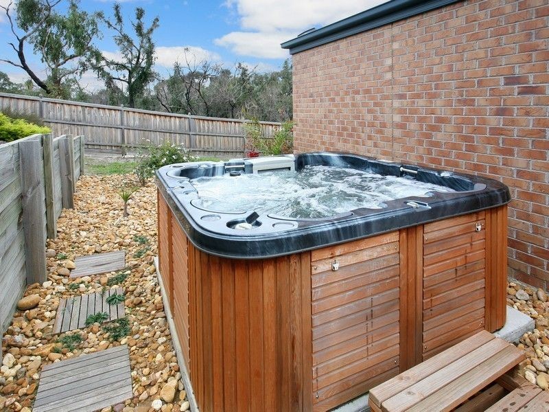 18 Brown Thornbill Crt, Langwarrin VIC 3910