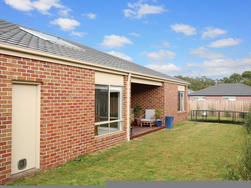 20 Park Valley Crescent, Langwarrin VIC 3910