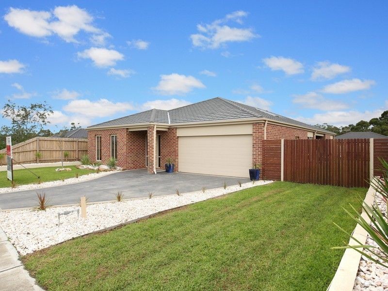 20 Park Valley Crescent, Langwarrin VIC 3910