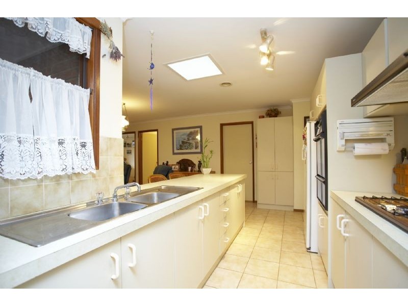 27 Monze Dr, Langwarrin VIC 3910