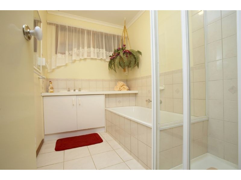 27 Monze Dr, Langwarrin VIC 3910