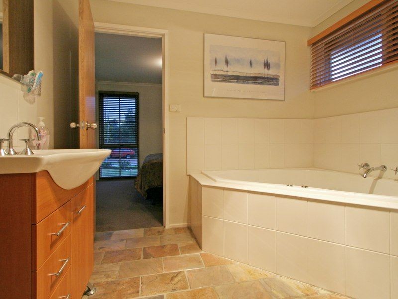 4 Lois Court, Langwarrin VIC 3910