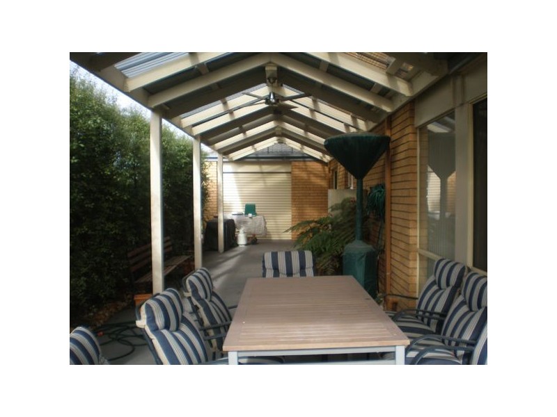 39 Manchester Drive, Skye VIC 3977