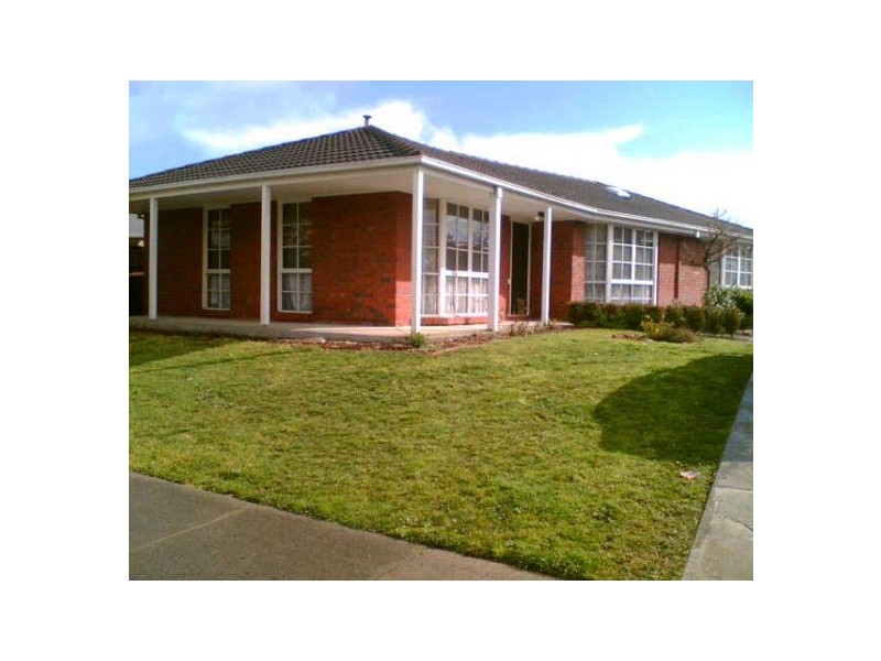 125 Lyrebird Drive, Carrum Downs VIC 3201