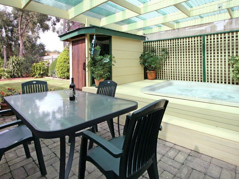 6 Elm Grove, Langwarrin VIC 3910