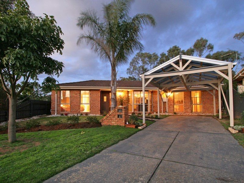 4 Lois Court, Langwarrin VIC 3910