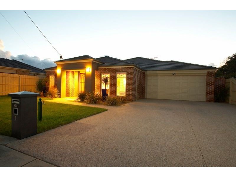 1 Newton Street, Seaford VIC 3198