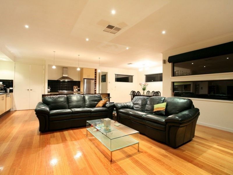 10 Barton Drive, Sandhurst VIC 3977