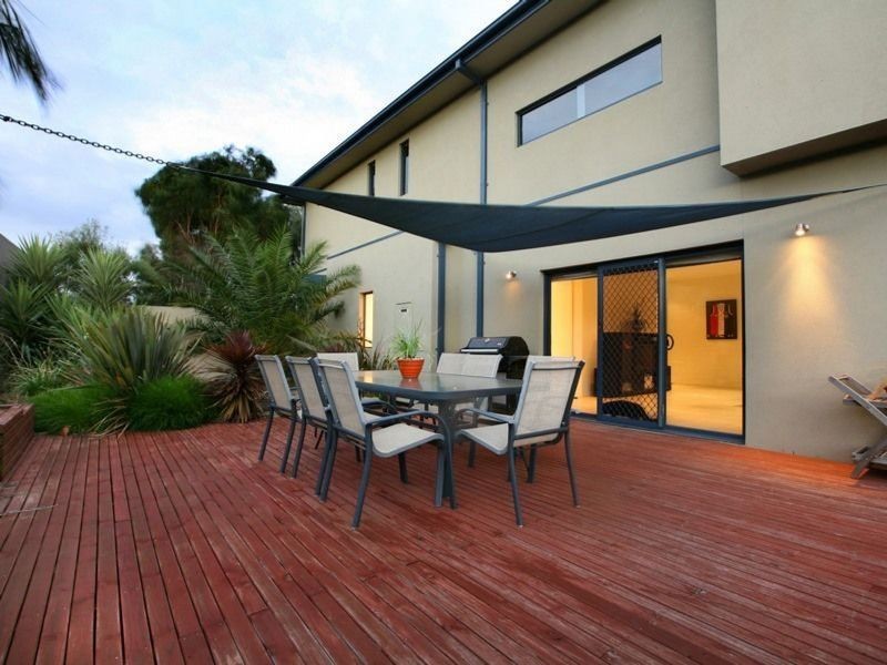 10 Barton Drive, Sandhurst VIC 3977