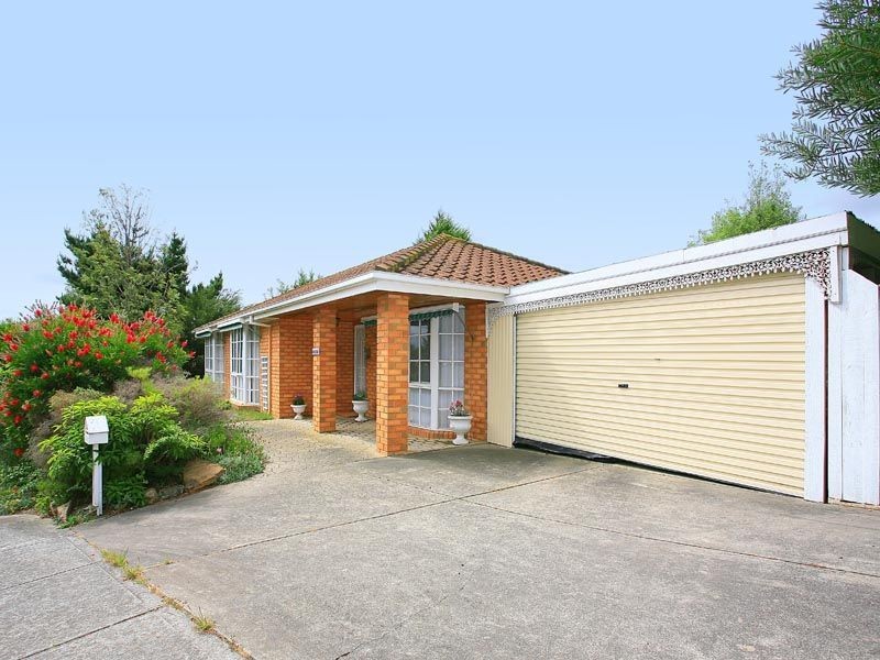 2 Eileen Court, Langwarrin VIC 3910