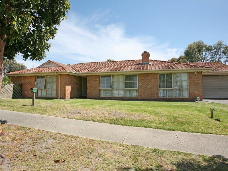 19 Olearia Cres, Langwarrin VIC 3910