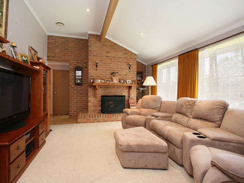 19 Olearia Cres, Langwarrin VIC 3910