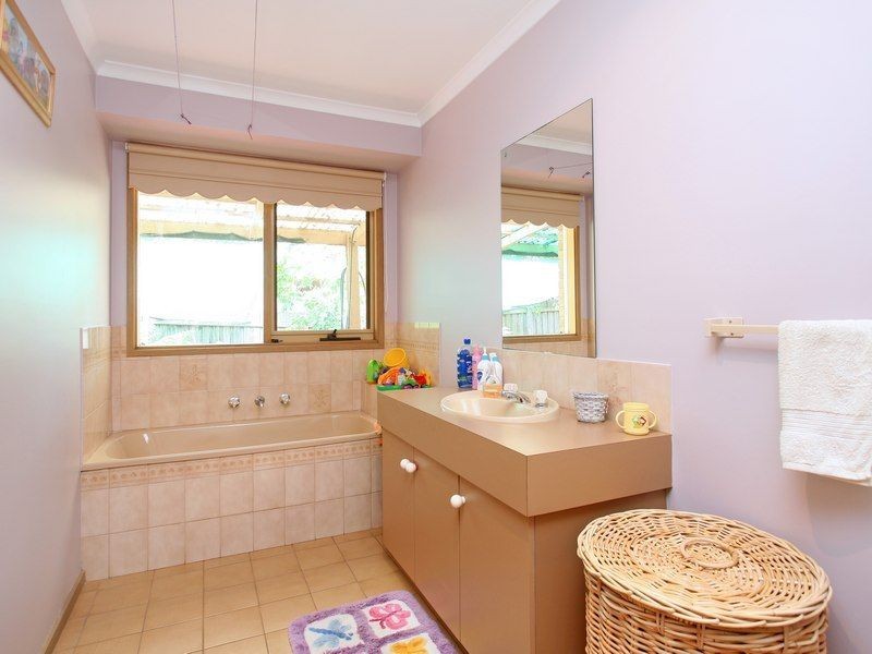 19 Olearia Cres, Langwarrin VIC 3910