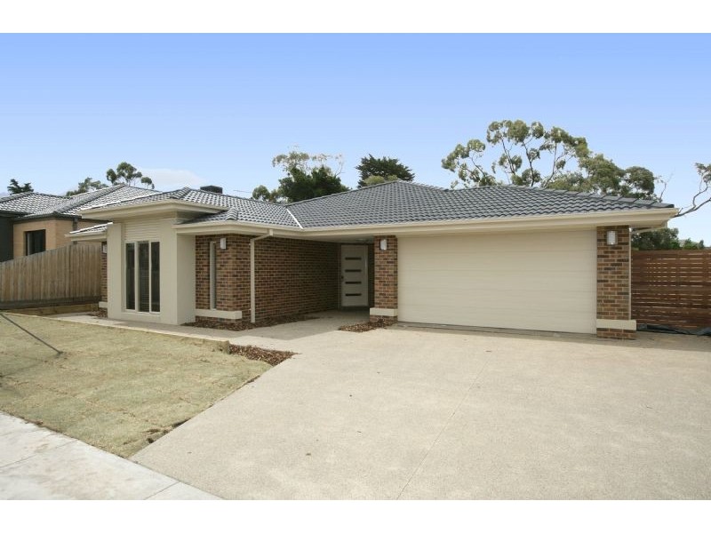 15 Dunmore Close, Langwarrin VIC 3910