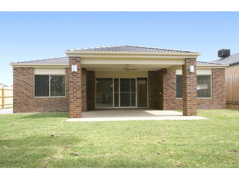 15 Dunmore Close, Langwarrin VIC 3910