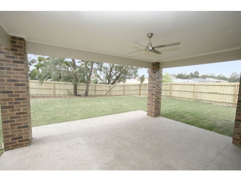 15 Dunmore Close, Langwarrin VIC 3910