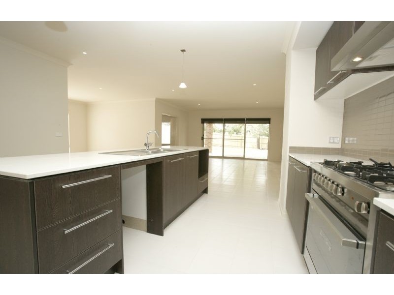 15 Dunmore Close, Langwarrin VIC 3910