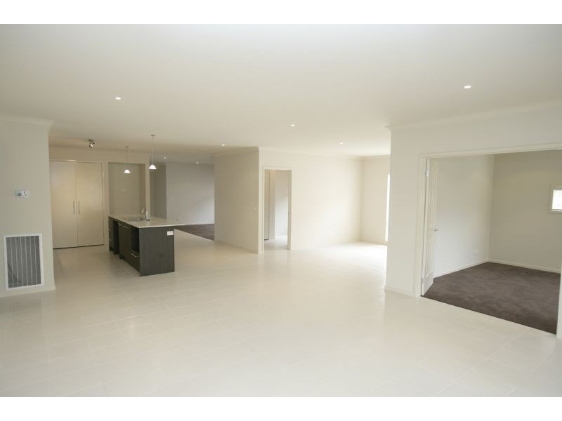 15 Dunmore Close, Langwarrin VIC 3910