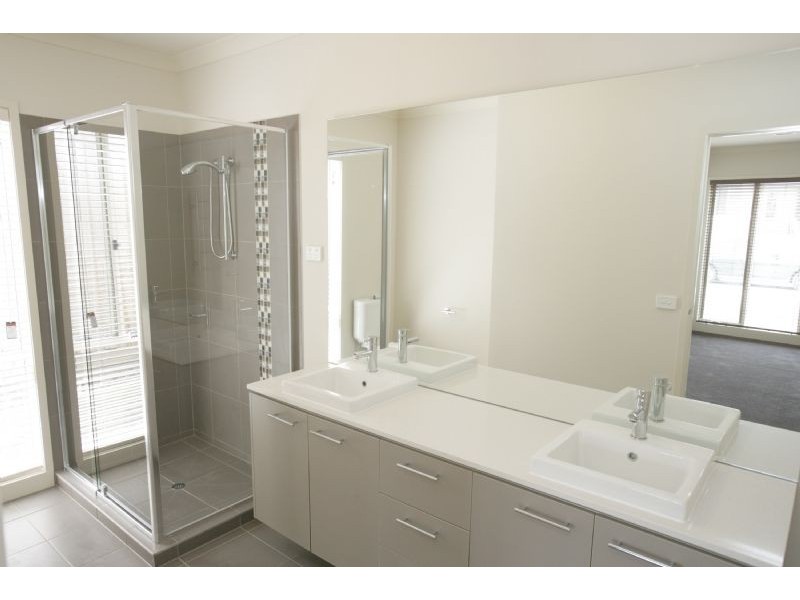 15 Dunmore Close, Langwarrin VIC 3910